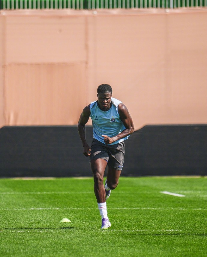九游体育app下在-迪拜冬训进行时⚽🌞️💪